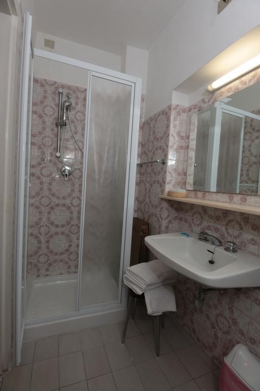 Hotel Villa Amelia Alassio Buitenkant foto