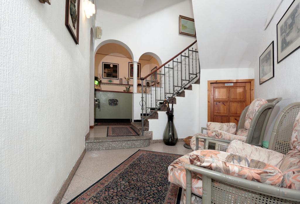 Hotel Villa Amelia Alassio Buitenkant foto